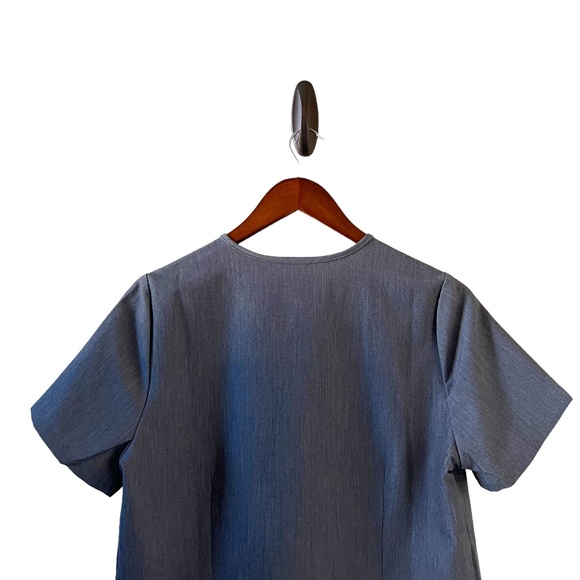 Figs NEW Catarina One Pocket Scrub Top In Gray Size S - Picture 7 of 13